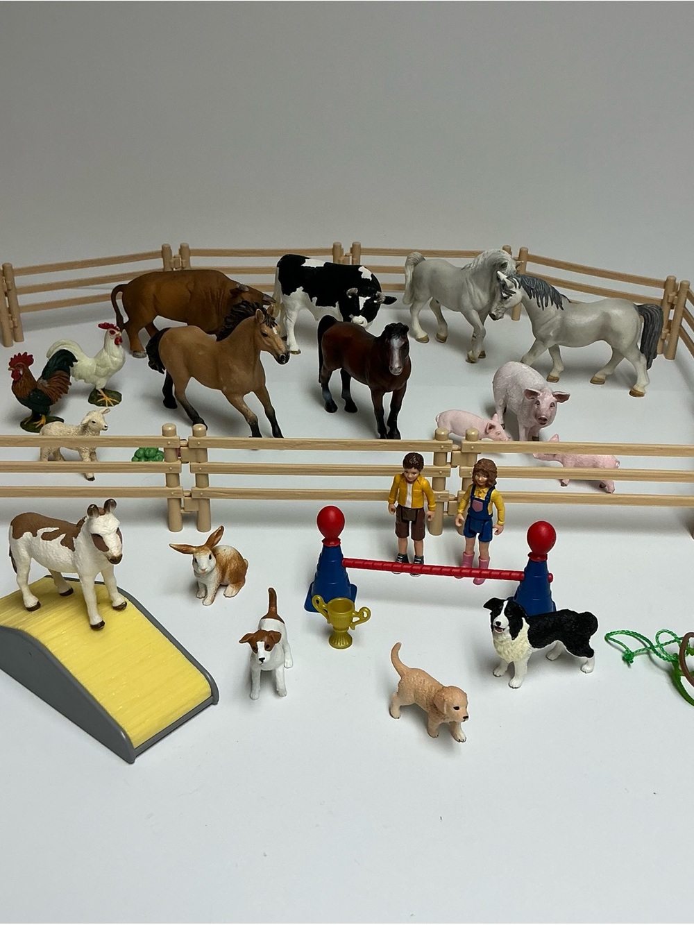 Schleich Farm Animals Lot- Horses, Pony, Cow, Pigs, Rooster, Dogs, Sheep, People